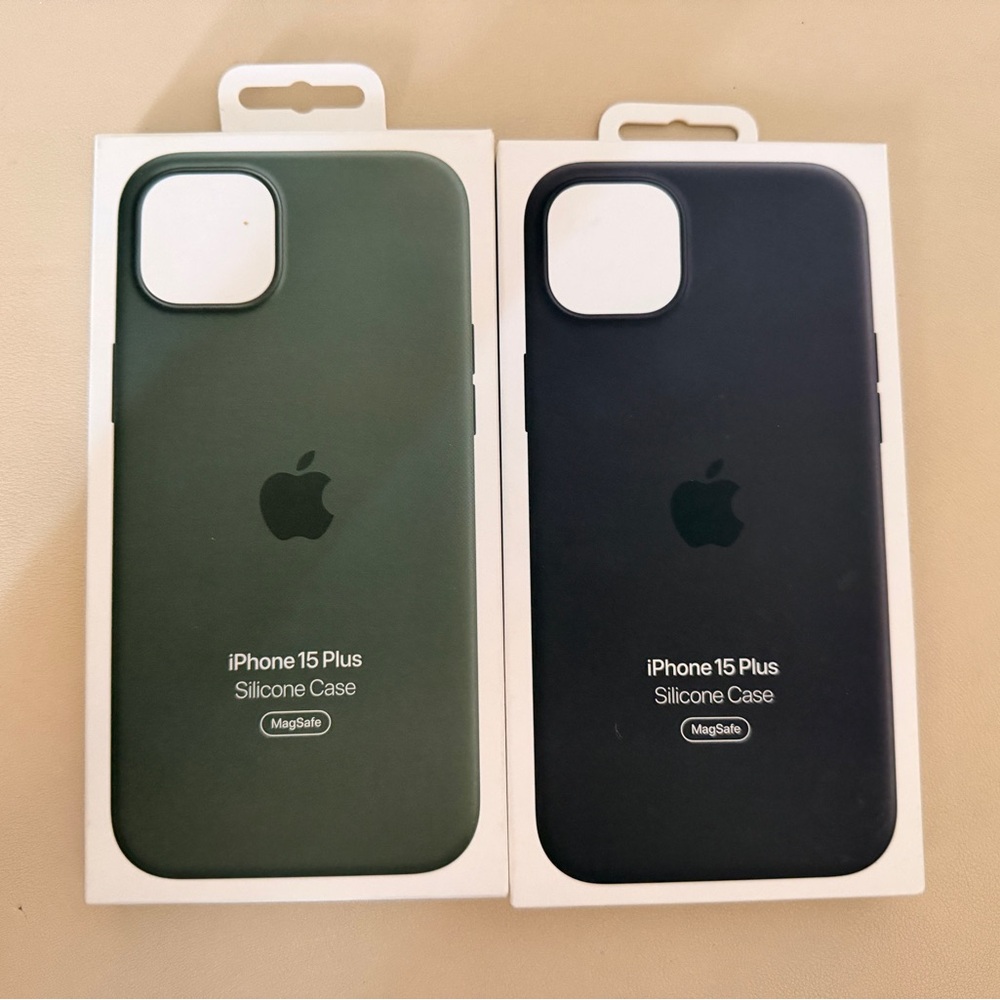 Apple iPhone 15 Plus Silicone Cases - Forest Green and Midnight Black